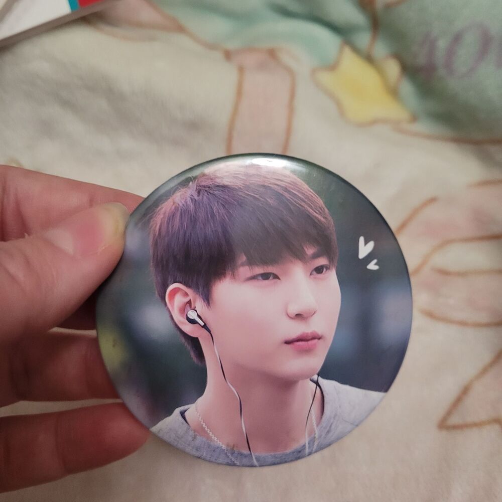 Vixx Leo small hand mirror